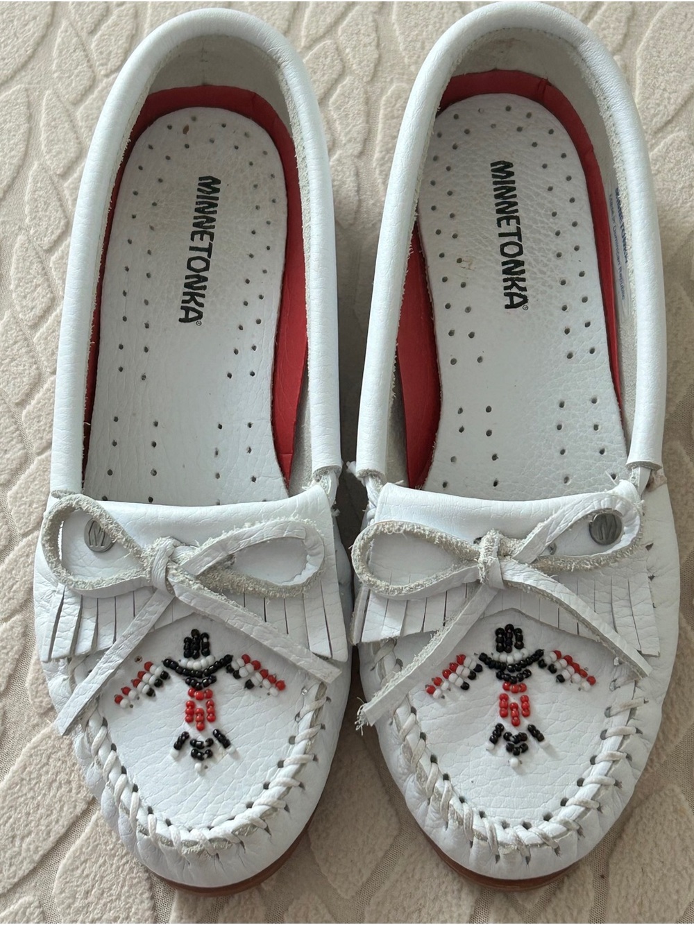 Minnetonka Thunderbird White Leather Beaded Fringe Moccasins